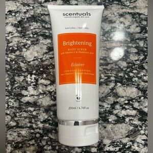 Scentuals‎ Brightening Body Scrub With Vitamin C & Hyaluronic Acid ~ 200 ml